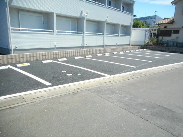 アウローラの駐車場