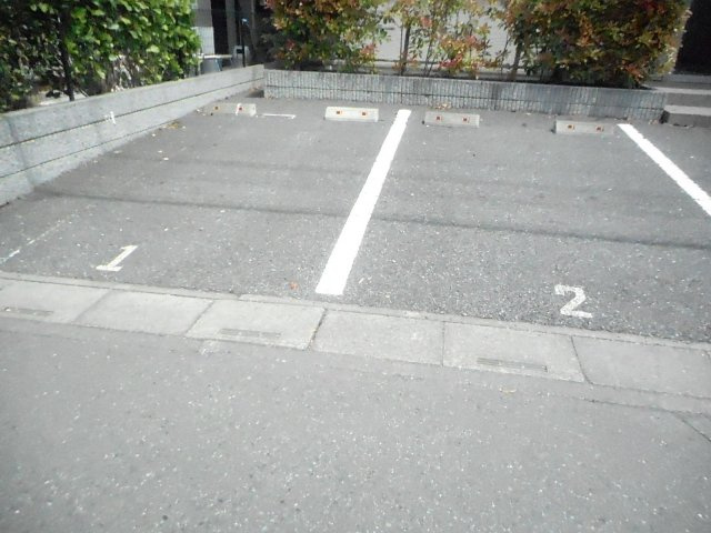 i・risの駐車場