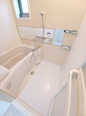 リューデ・ラセンブルFHの浴室