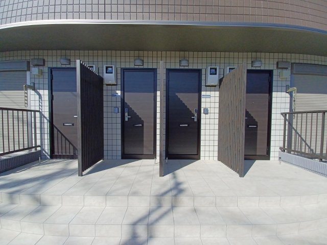 リューデ・ラセンブルFHのエントランス