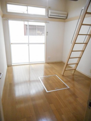 あるゾウパレス富士見の洋室