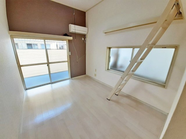 あるゾウパレス神明町の洋室