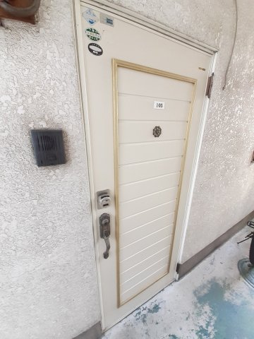 あるゾウパレス神明町の玄関