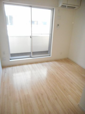 アクロス月の輪の洋室