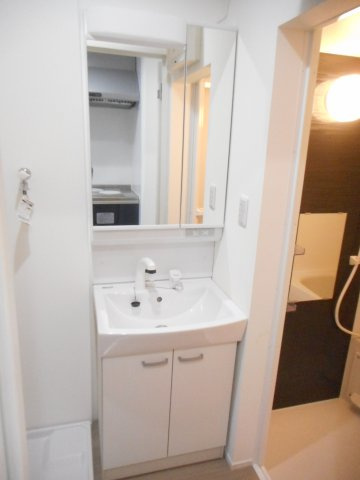 アークツルスの独立洗面台