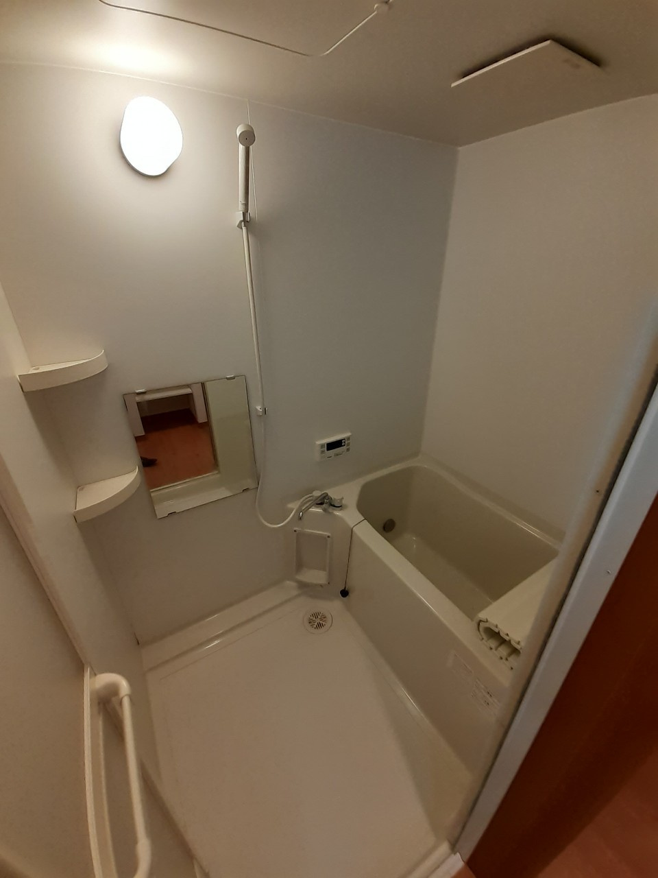 ワイズカーサの浴室