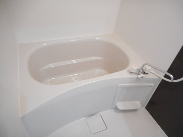 アルメゾン小川町の浴室