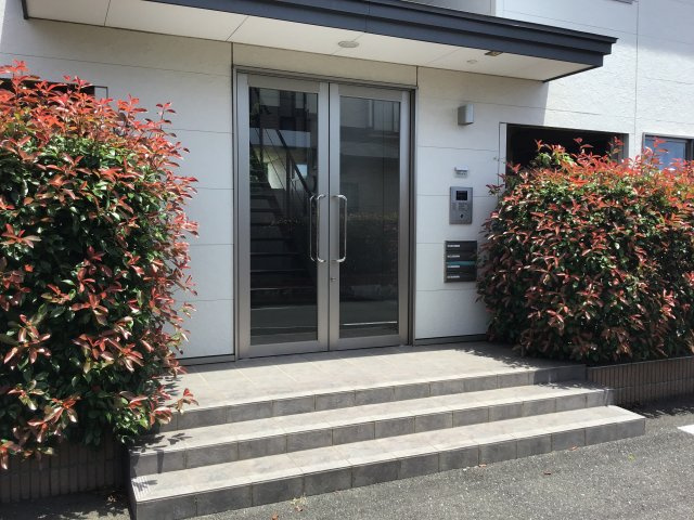 アルメゾンSUAVEのエントランス