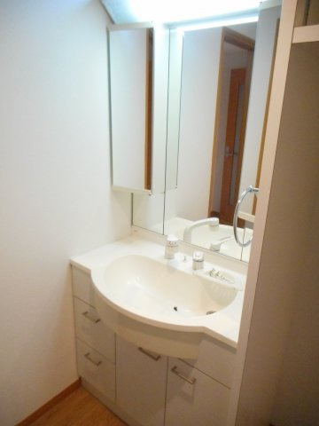 アルメゾンSUAVEの独立洗面台