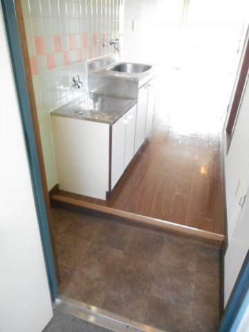 アルムクイーン箭弓町の玄関