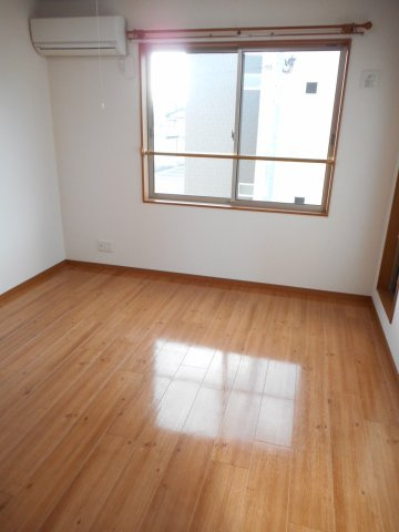 アルベージュの洋室