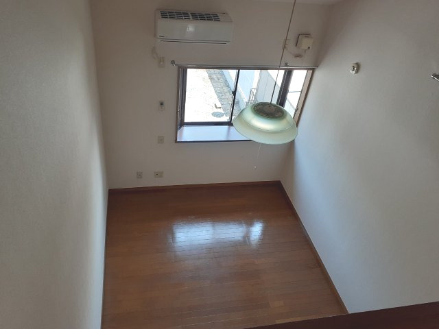 あるゾウパレス溝端町の居間・リビング