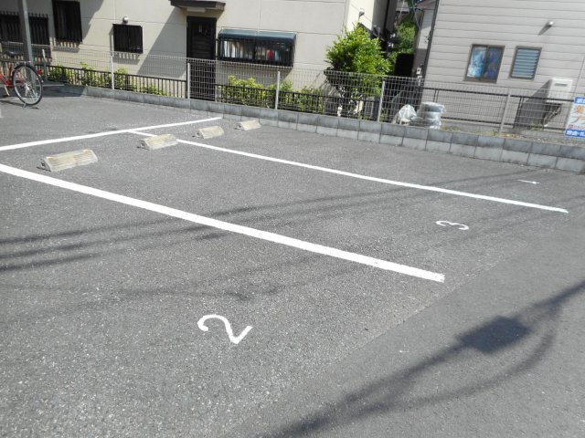 ヴィクトールⅤの駐車場