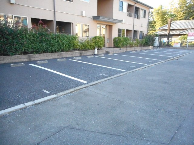 ヴィクトールⅠの駐車場