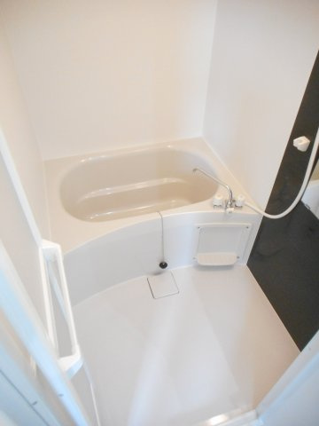 インスペースの浴室