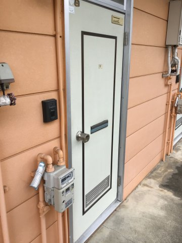 あるゾウパレス六反町の玄関