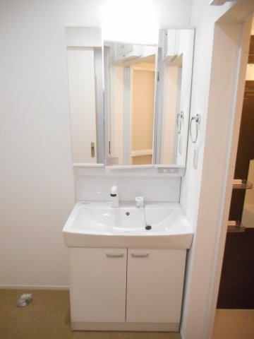 エライアの独立洗面台