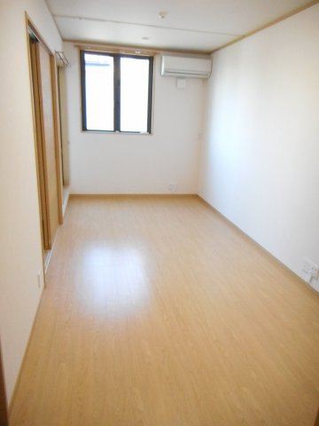 エスポワールKの居間・リビング