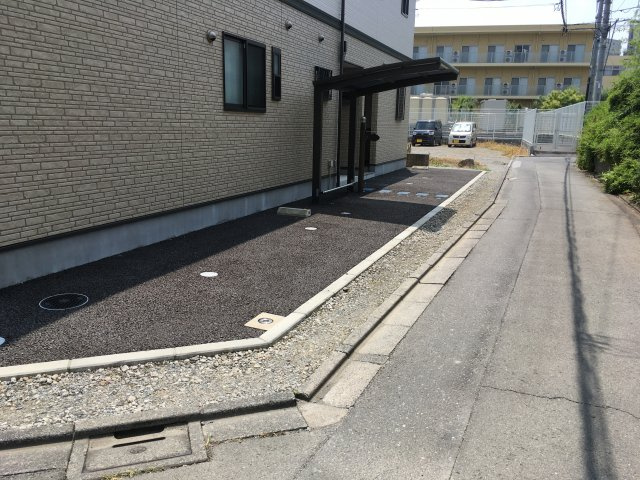 エスポワールKの駐車場