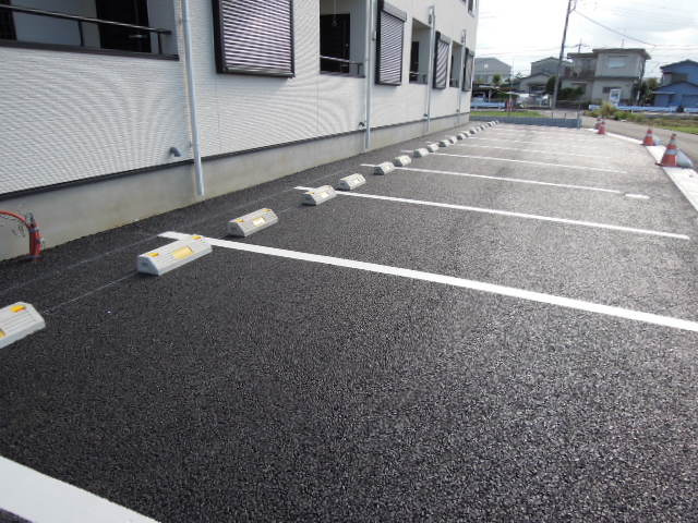 エステシアの駐車場