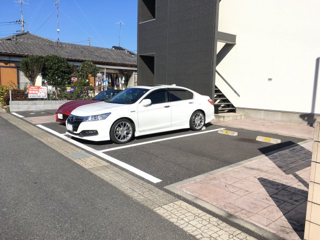 エクウスの駐車場