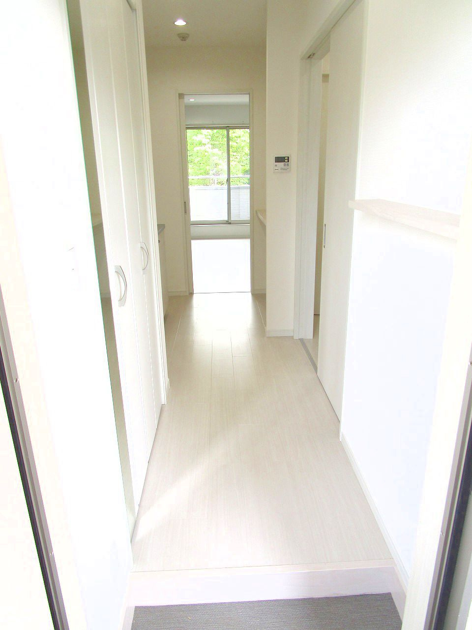 ヴィラ・サンクタスの玄関