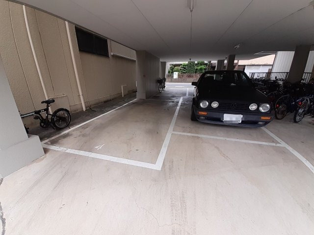 ヴィクトールⅦの駐車場