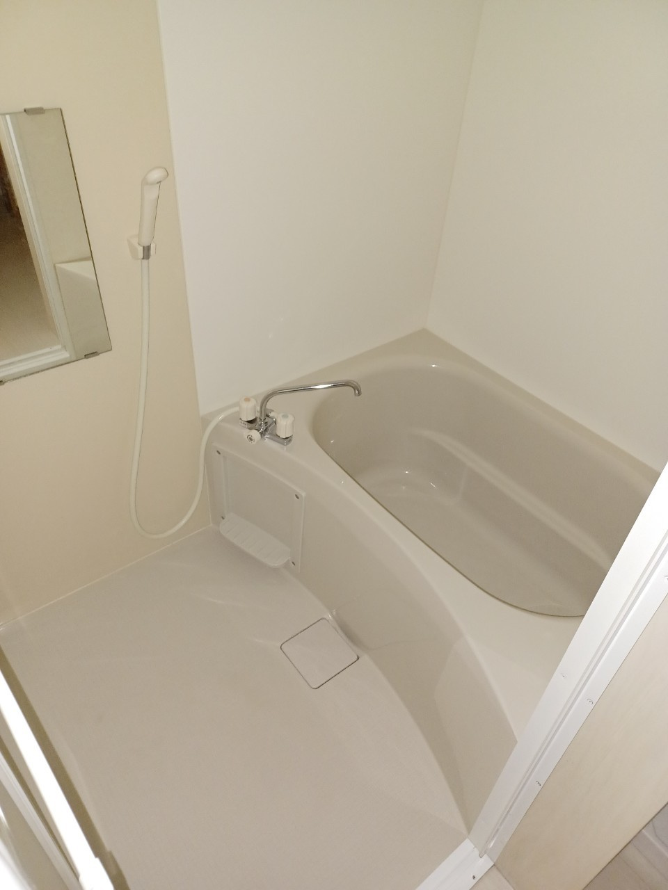 グランディール六軒町の浴室