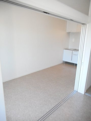 グラシアスの洋室