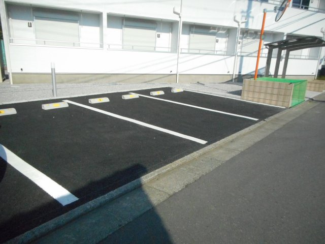 カペラの駐車場