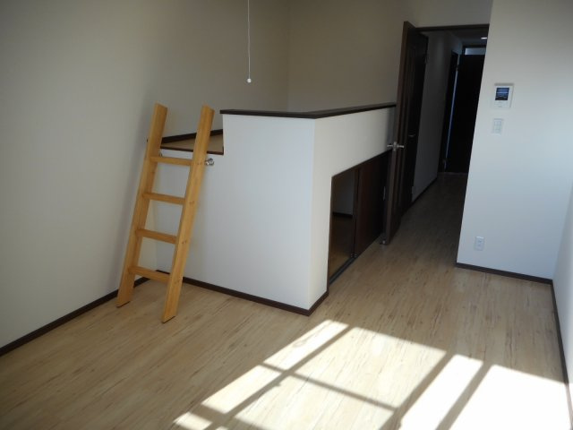 コーワヒルズの洋室