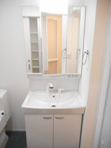 ジュリアスコートの独立洗面台