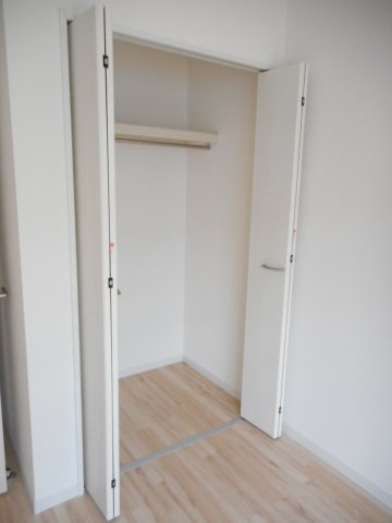 シャルル　フォワイエの収納