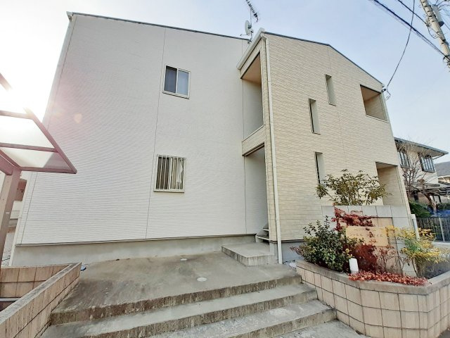 シャルル　フォワイエの外観