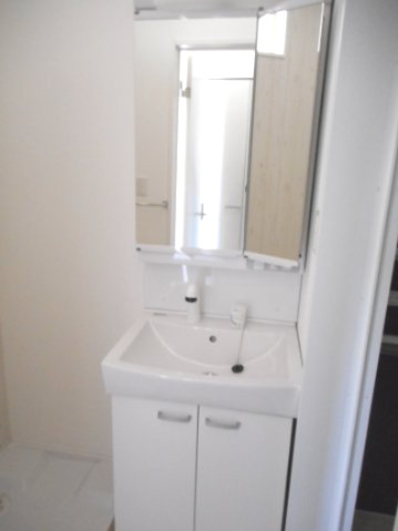 シャルル　フォワイエの独立洗面台