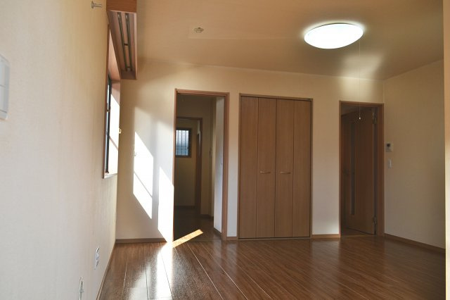 ネクステージの洋室