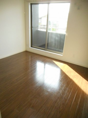 ネクサスの洋室