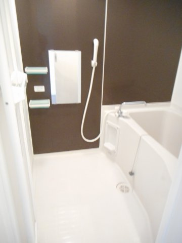 ネクサスの浴室