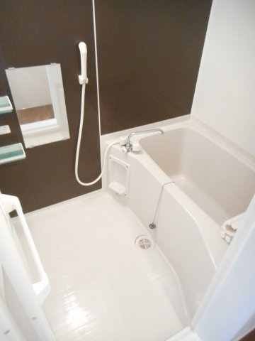 ネクサスの浴室