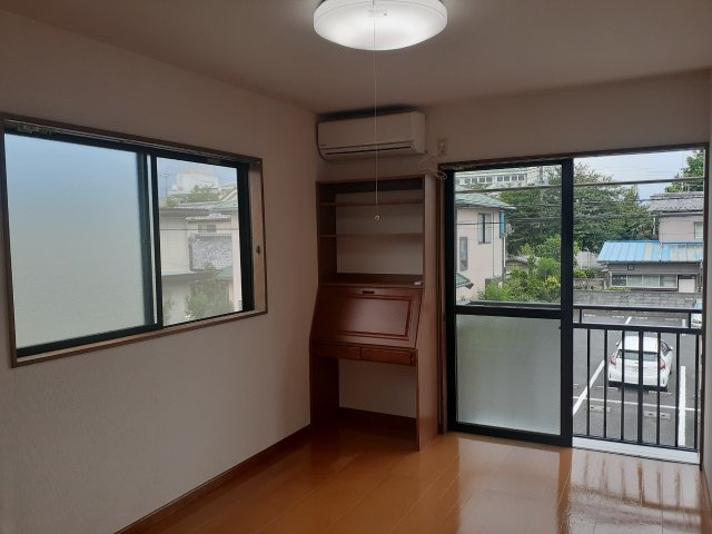 トムソンの居間・リビング