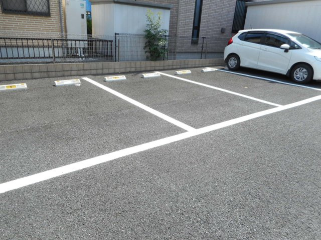 ソーニョの駐車場