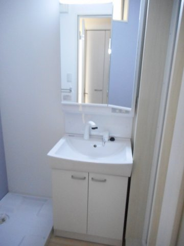 ブレシアの独立洗面台