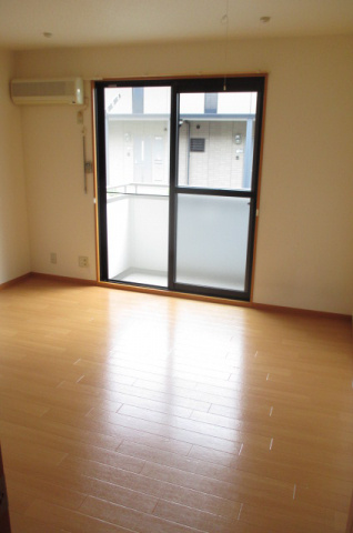 プランドールA棟の居間・リビング