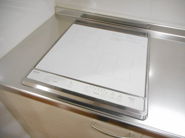 ホワイトマーベルのキッチン