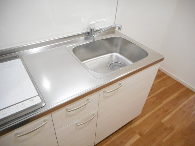 ホワイトマーベルのキッチン