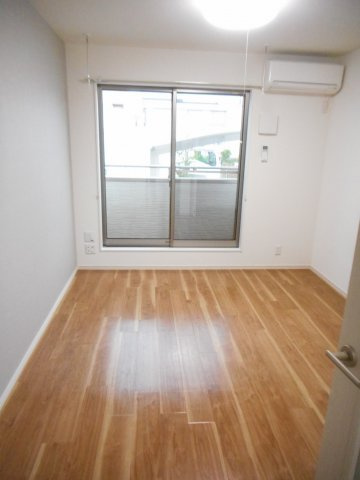 ホワイトマーベルの居間・リビング