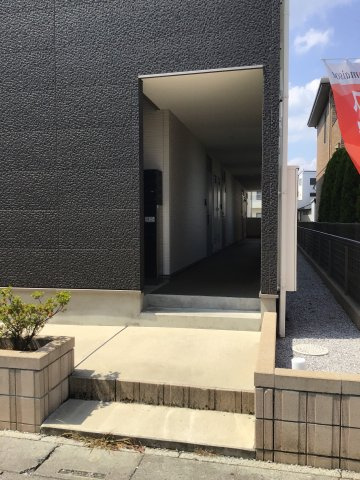 坂戸伊豆の山ハウスのエントランス