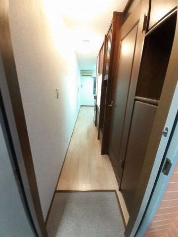 ライブコア本町の玄関