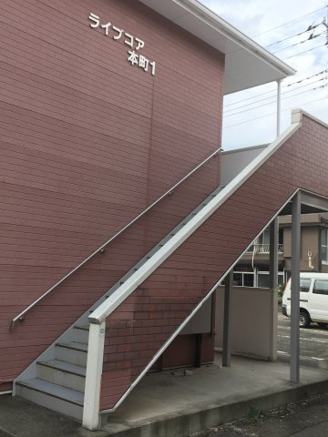 ライブコア本町のエントランス