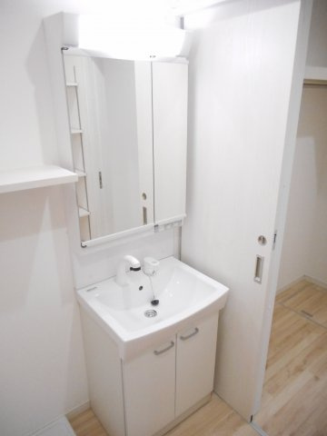 メゾン・ド・アベイユの独立洗面台